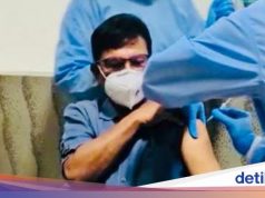 Seperti Jokowi, Menkominfo Divaksin COVID-19 Sinovac