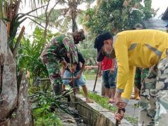Muspika bersama TNI Polri di Tapin gelar Jumat Bersih, gotong royong bersihkan drainase