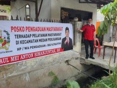 Hari ini, Anggota Satgas Bersama Warga Gotong Royong Melanjutkan Rehap Mushola Nurul Hidayah
