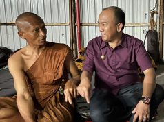 Keramahan Wakil Walikota Tegal Jumadi Sambut 32 Biksu Manca Negara di Kota Tegal Keramahan Wakil Walikota Tegal Jumadi Sambut 32 Bhiksu Manca Negara di Kota Tegal