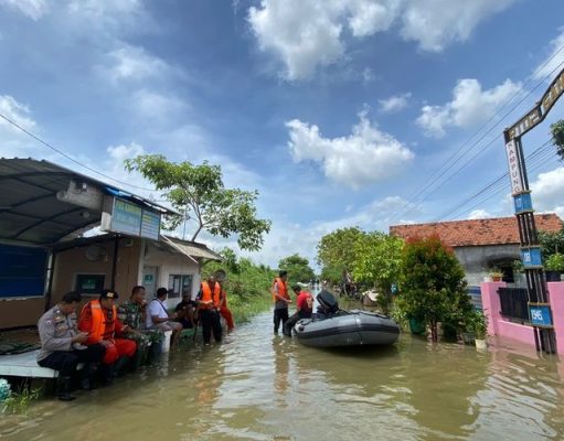 BPBD Kudus Laporkan Banjir Sebabkan Tujuh Warga Meninggal Kabupaten Kudus Dilanda Banjir, Tujuh Warga Meninggal Dunia. Sumber Kompas.