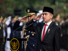 Gibran Rakabuming Raka Pimpin Upacara Ziarah Nasional Peringatan Hari Pahlawan di TMP Kalibata Gibran Rakabuming Raka Pimpin Upacara Ziarah Nasional Peringatan Hari Pahlawan di TMP Kalibata