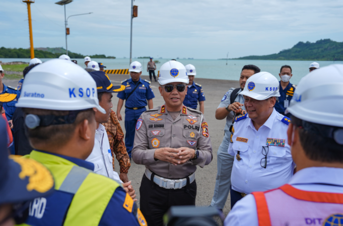 Wamenhub dan Kakorlantas Polri Pantau Kesiapan Pelabuhan di Lampung Jelang Libur Nataru