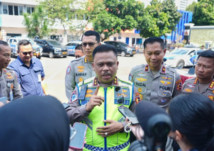 Korlantas Polri Targetkan 5.000 Kamera ETLE Beroperasi di Seluruh Indonesia pada 2027 Korlantas Polri Targetkan 5.000 Kamera ETLE Beroperasi di Seluruh Indonesia pada 2027