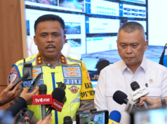 Kakorlantas dan Menhub Pantau JMTC, Kendaraan Over Dimensi Masih Ditemukan Saat Operasi Ketupat 2026 Kakorlantas dan Menhub Pantau JMTC, Kendaraan Over Dimensi Masih Ditemukan Saat Operasi Ketupat 2026