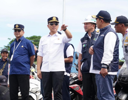 Ditjen Hubdat Maksimalkan Bongkar Muat, Antrean Gilimanuk Menyusut Antrean kendaraan di Gilimanuk berhasil ditekan dengan penambahan armada kapal dan pengaturan lalu lintas.