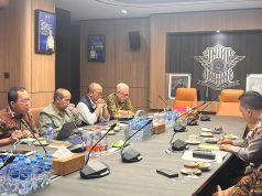 Kakorlantas Polri Bahas Evaluasi Operasi Ketupat 2026 Bersama Pakar Transportasi Kakorlantas Polri Terima Audiensi Pakar Transportasi Bahas Evaluasi Operasi Ketupat 2026