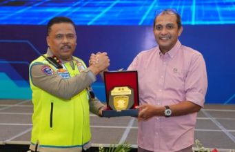 Wamenkum Tegaskan Peran Polantas sebagai Wajah Negara di Tengah Masyarakat Wamenkum Tegaskan Peran Polantas sebagai Wajah Negara di Tengah Masyarakat