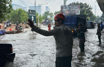 Banjir Jakarta Surut, 18 RT di Jakarta Barat Masih Tergenang Banjir Jakarta Surut, 18 RT di Jakarta Barat Masih Tergenang
