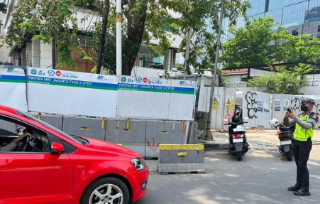 Korlantas Optimalkan ETLE Handheld untuk Perkuat Penegakan Hukum di Jabodetabek Korlantas Optimalkan ETLE Handheld untuk Perkuat Penegakan Hukum di Jabodetabek