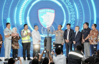 Wakapolri Launching SIM Digital dan ETLE Drone untuk Pelayanan Lalu Lintas Modern Wakapolri Launching SIM Digital dan ETLE Drone untuk Pelayanan Lalu Lintas Modern