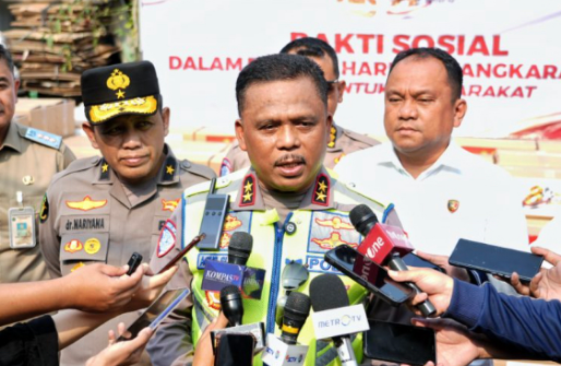Hari Bhayangkara ke 80 Jadi Momentum Penguatan Pelayanan Kemanusiaan bagi Korban Kebakaran Kemayoran Hari Bhayangkara ke 80 Jadi Momentum Penguatan Pelayanan Kemanusiaan bagi Korban Kebakaran Kemayoran