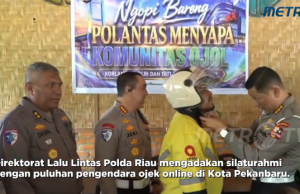 Polda Riau Silaturahmi dengan Ojol Perkuat Budaya Tertib Berlalu Lintas Polda Riau Silaturahmi dengan Ojol Perkuat Budaya Tertib Berlalu Lintas