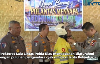 Polda Riau Silaturahmi dengan Ojol Perkuat Budaya Tertib Berlalu Lintas Polda Riau Silaturahmi dengan Ojol Perkuat Budaya Tertib Berlalu Lintas