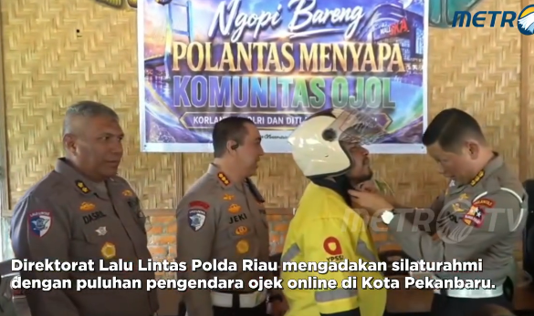 Polda Riau Silaturahmi dengan Ojol Perkuat Budaya Tertib Berlalu Lintas Polda Riau Silaturahmi dengan Ojol Perkuat Budaya Tertib Berlalu Lintas