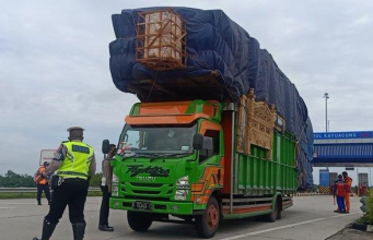 Transportasi Sehat Jadi Kunci Logistik Aman dan Bebas Over Dimension Over Load Transportasi Sehat Jadi Kunci Mewujudkan Sistem Logistik Aman dan Bebas Over Dimension Over Load