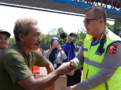 Gakkum Humanis Korlantas Polri Bangun Kesadaran Sopir Truk Menuju Zero ODOL Gakkum Humanis Korlantas Polri Bangun Kesadaran Sopir Truk Menuju Zero ODOL