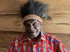 Dorong Kesahteraan Masyarakat Adat Mimika, Pemerintah Pusat Berikan Bantuan Ternak Babi Kepada Timotius Samin (Kepala Suku Besar Kamoro) Dorong Kesahteraan Masyarakat Adat Mimika, Pemerintah Pusat Berikan Bantuan Ternak Babi Kepada Timotius Samin (Kepala Suku Besar Kamoro)