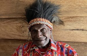 Dorong Kesahteraan Masyarakat Adat Mimika, Pemerintah Pusat Berikan Bantuan Ternak Babi Kepada Timotius Samin (Kepala Suku Besar Kamoro) Dorong Kesahteraan Masyarakat Adat Mimika, Pemerintah Pusat Berikan Bantuan Ternak Babi Kepada Timotius Samin (Kepala Suku Besar Kamoro)